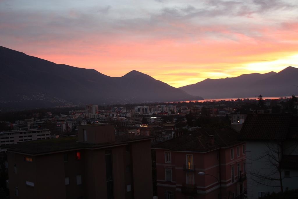 Ferienwohnung Montana Lago ロカルノ 部屋 写真